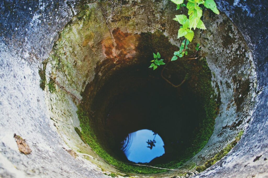 An old, unused well